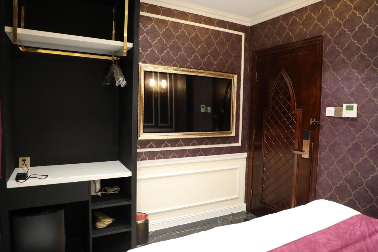 Enjoy Hotel 7 Ho Chi Minh City Exterior photo
