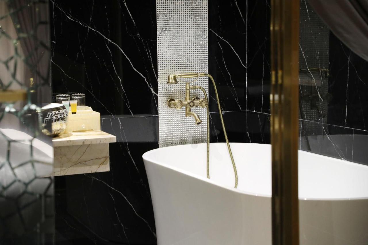 Enjoy Hotel 7 Ho Chi Minh City Exterior photo
