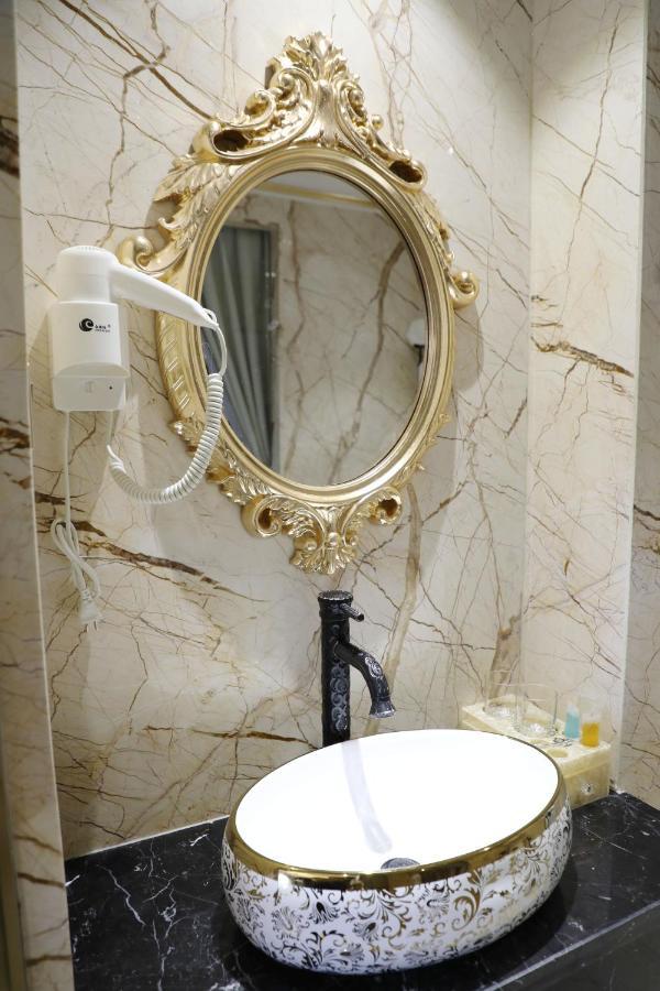 Enjoy Hotel 7 Ho Chi Minh City Exterior photo