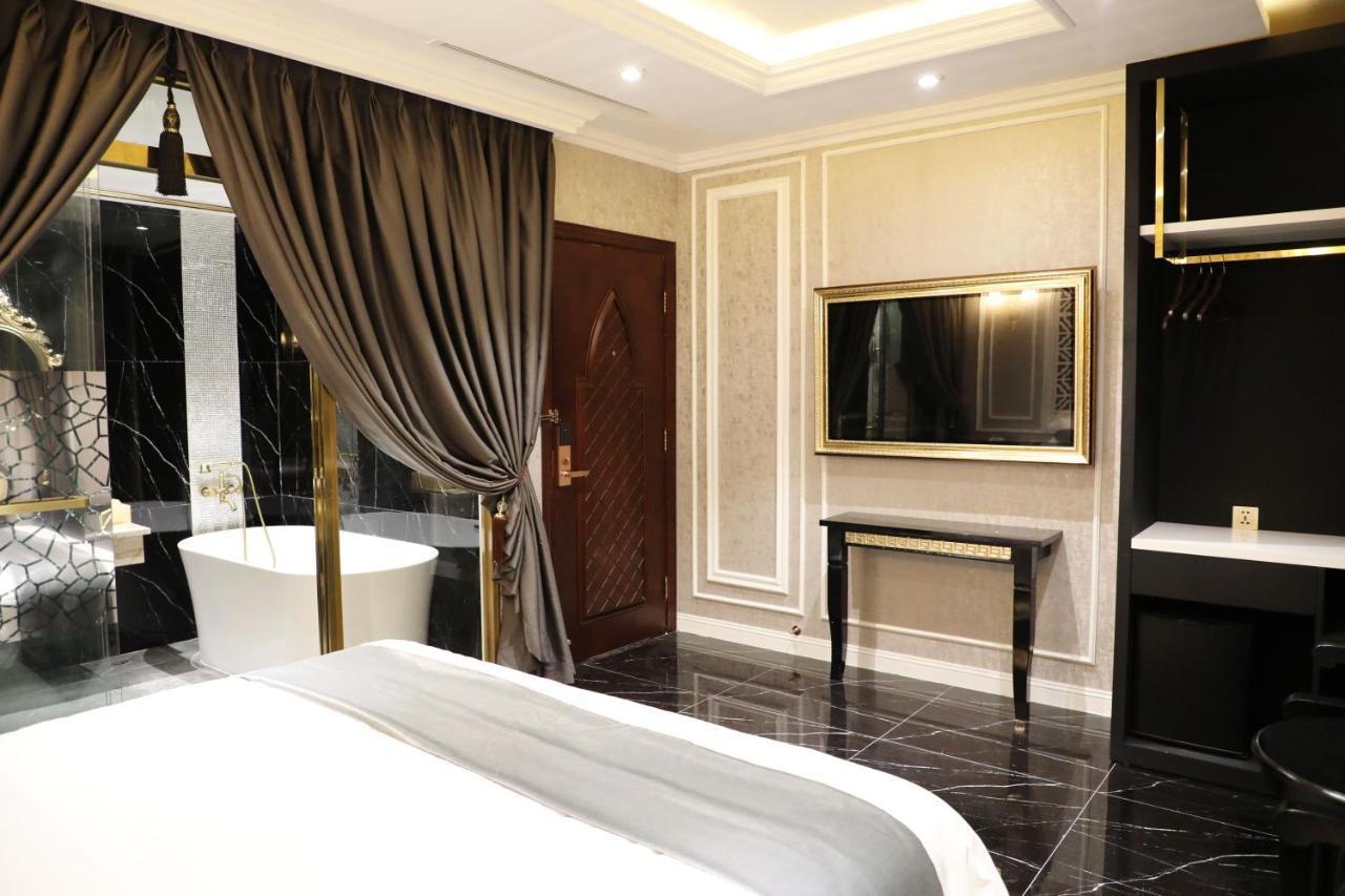 Enjoy Hotel 7 Ho Chi Minh City Exterior photo